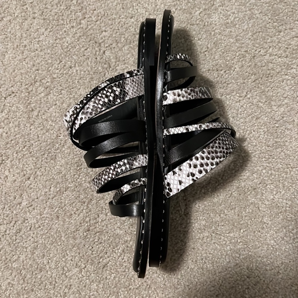Charles David Source Sandal - Picture 7 of 10
